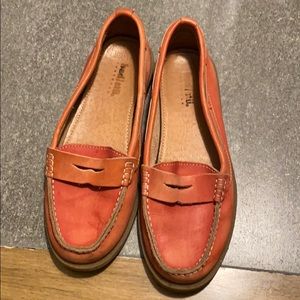 Used coral bed Stu loafers
